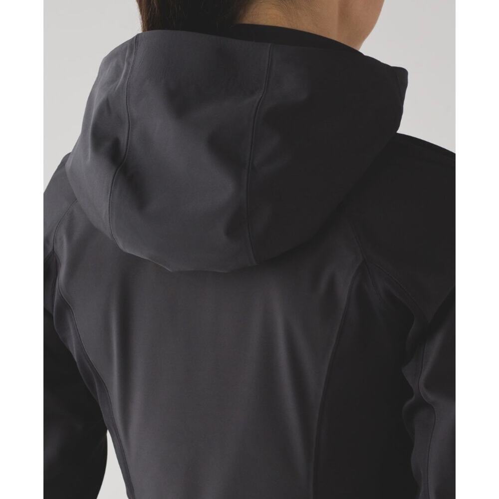 Lululemon Sleet Sprinter Jacket Black Size 4 - Picture 4 of 8